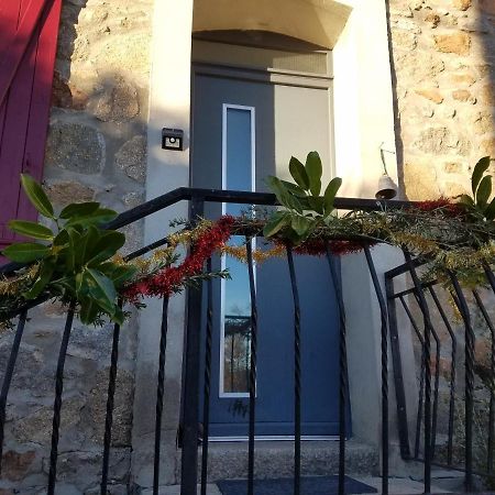 La Clef Des Champs - Gite 9 Personnes Entre Lyon Et St-Etienne Les Halles Luaran gambar